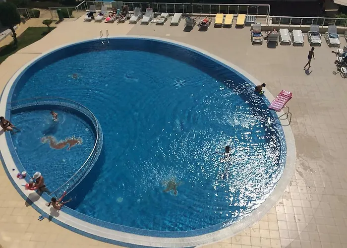 апартамнет с две спални в комплекс лъки 2 влас *